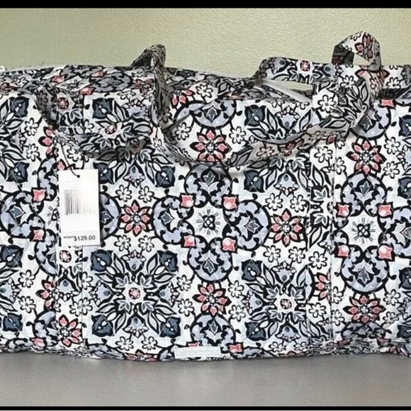 Brand New with Tags Vera Bradley Large Traveler Duffel - Picture 3 of 8